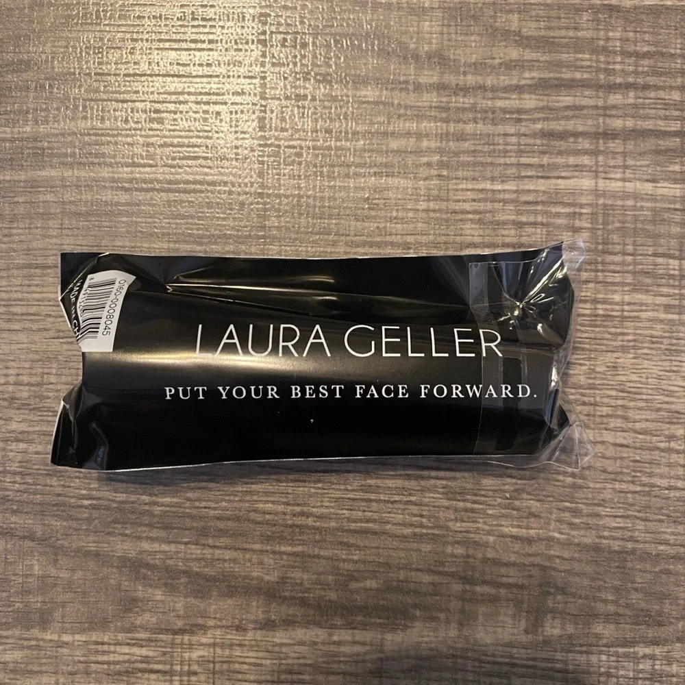 NEW - Laura Geller Retractable Airbrush Kabuki Brush